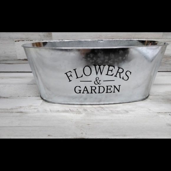 Spring Decor Planter (3) Metal Tins Rustic Farmhouse Vintage flowers & Garden - Picture 2 of 5